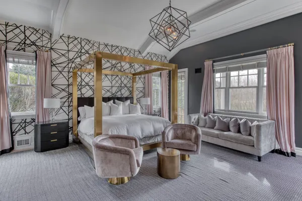 $450,000 | 704 Ocean Road, Bridgehampton, NY 11932