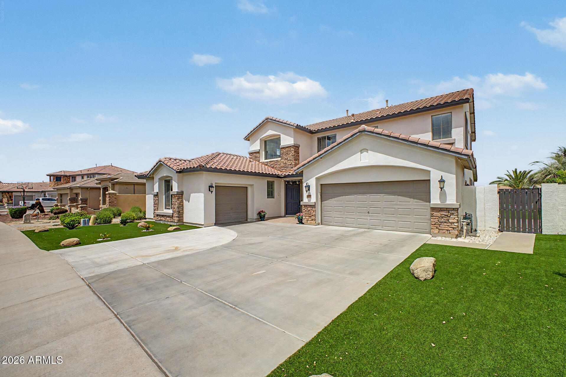 6745 Rachael Way Gilbert, AZ 85298 - Photo 3 of 69 7 - Rachael
