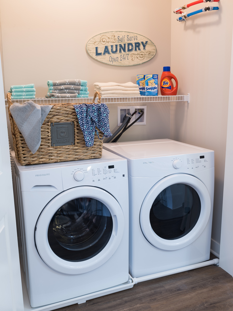 255 North Addison Avenue, Unit 632 Elmhurst, IL 60126 - Photo 14 of 19 a utility room with dryer and washer