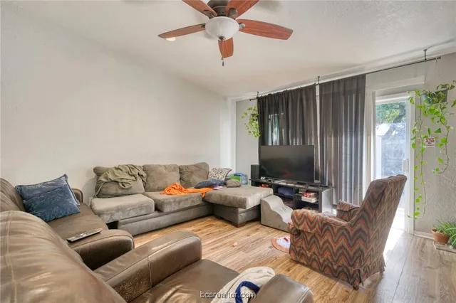 $500 | 1410 Clement Court, College Station, TX 77840