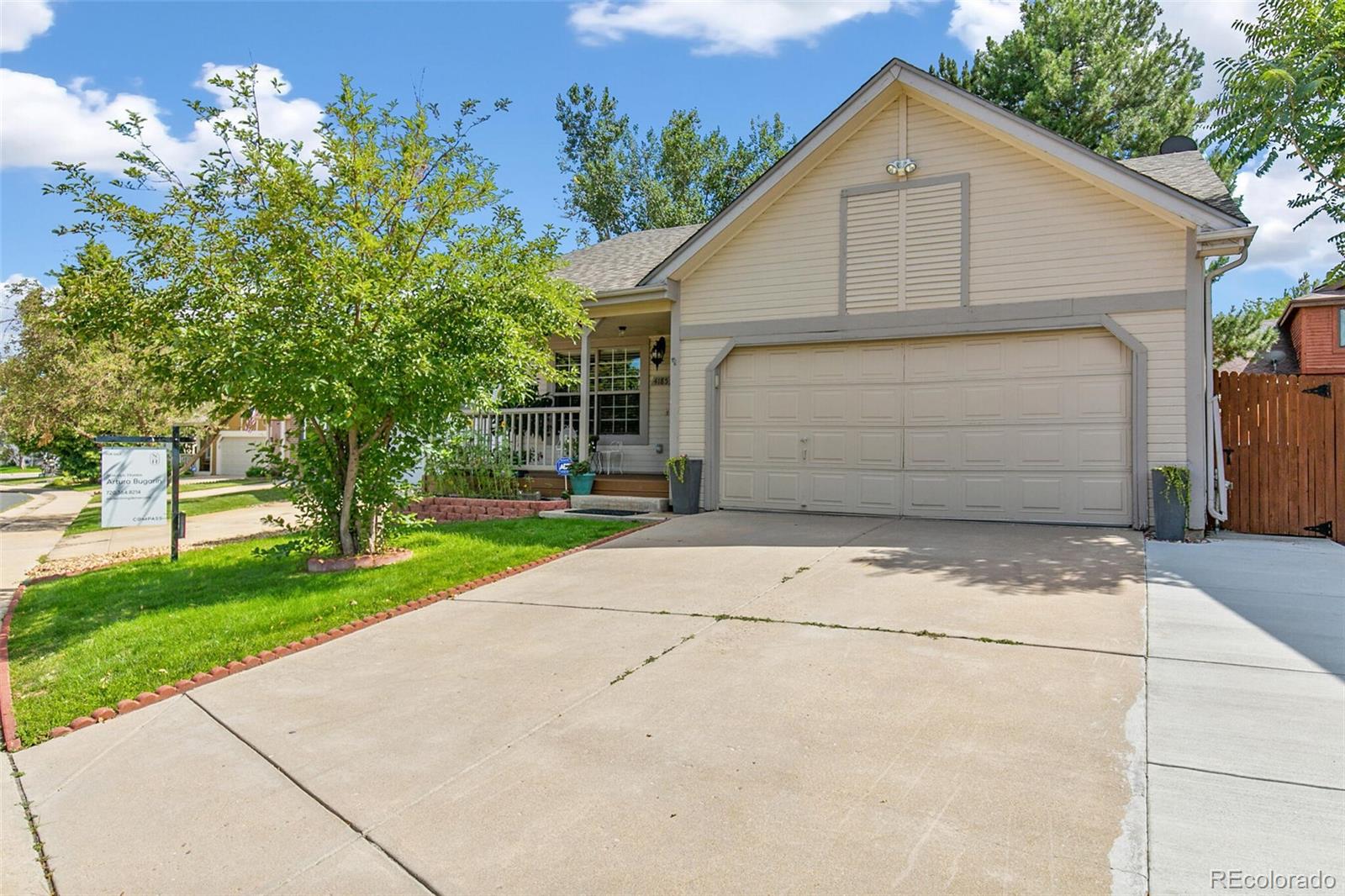 4185 South Lewiston Circle Aurora, CO 80013 - Photo 3 of 28