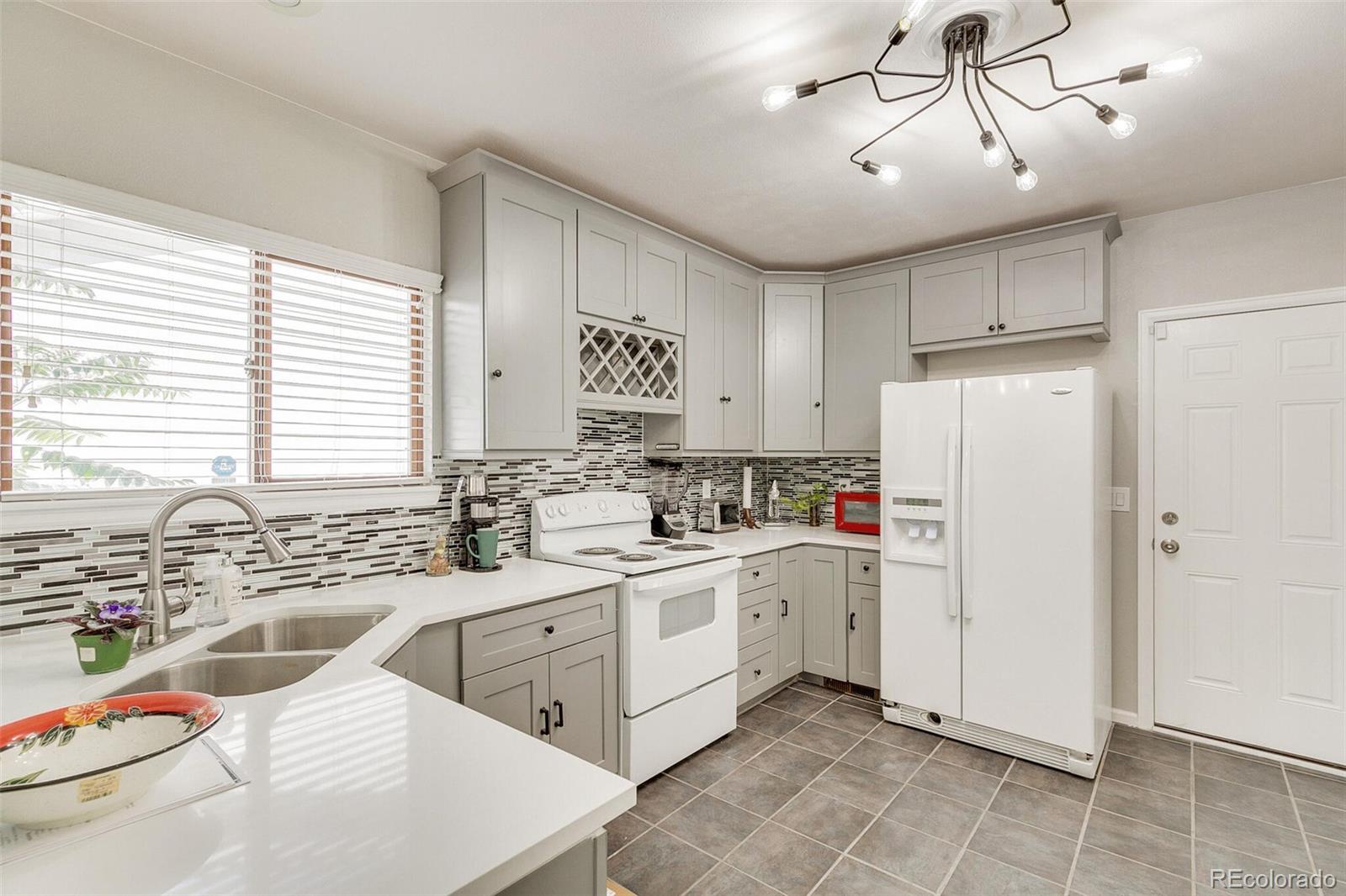 4185 South Lewiston Circle Aurora, CO 80013 - Photo 10 of 28