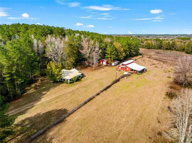 $635,000 | 26229 Mustang Lane, Mount Hermon, LA 70450