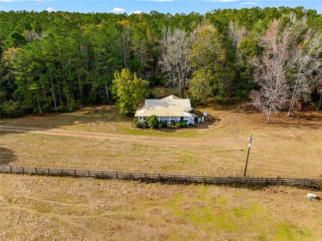 $635,000 | 26229 Mustang Lane, Mount Hermon, LA 70450