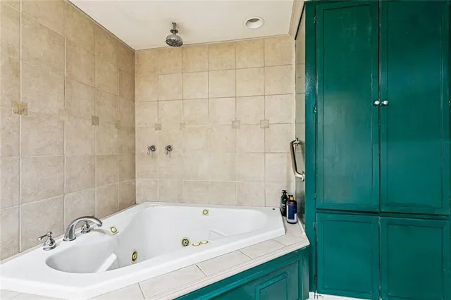 $635,000 | 26229 Mustang Lane, Mount Hermon, LA 70450