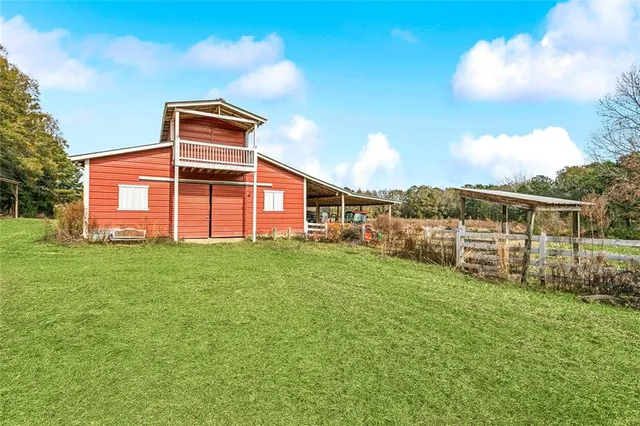 $635,000 | 26229 Mustang Lane, Mount Hermon, LA 70450