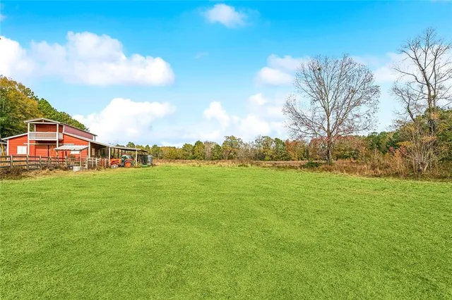 $635,000 | 26229 Mustang Lane, Mount Hermon, LA 70450