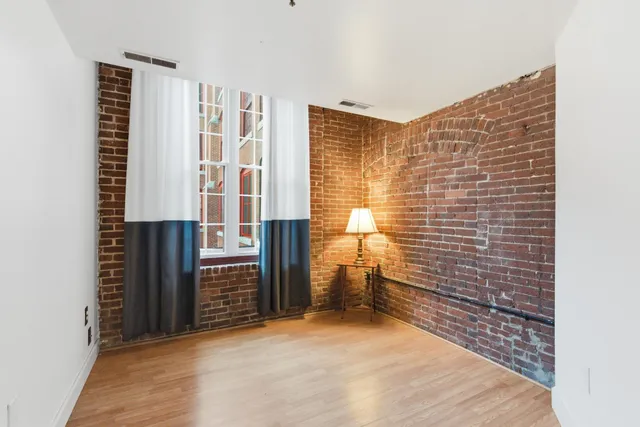 $249,000 | 470 Silver Street, Unit 206, Manchester, NH 03103