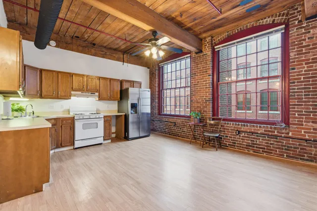 $259,000 | 470 Silver Street, Unit 206, Manchester, NH 03103