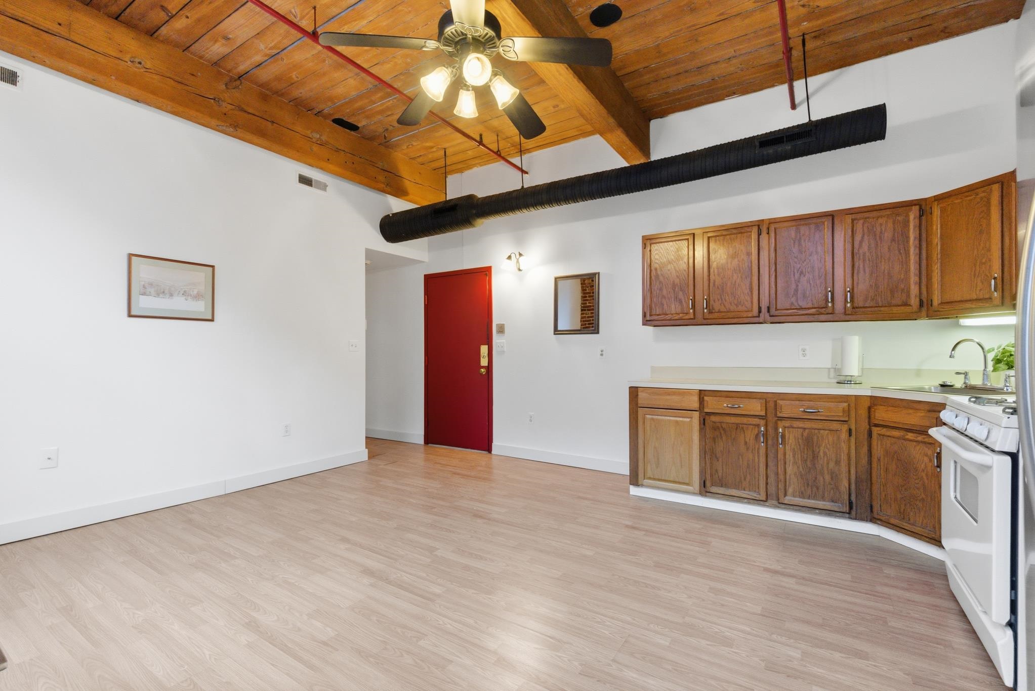 470 Silver Street, Unit 206 Manchester, NH 03103 - Photo 5 of 33