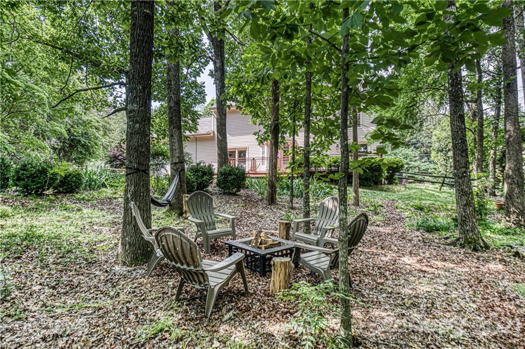 10722 Fairway Ridge Road Charlotte, NC 28277 - Photo 41 of 44 a view of a outdoor space with sitting area