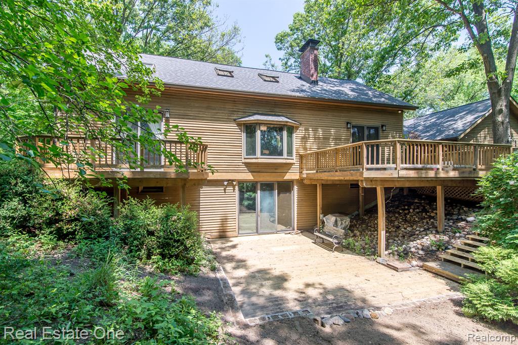 5804 Brighton Road Brighton, MI 48116 - Photo 5 of 57