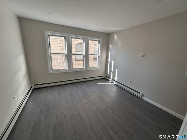 $2,400 | 86-86 Waldorf Avenue, Bridgeport, CT 06605