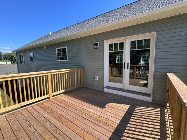 $529,900 | 21 Charles Street, Enfield, CT 06082