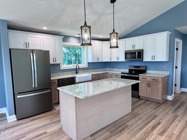 $529,900 | 21 Charles Street, Enfield, CT 06082