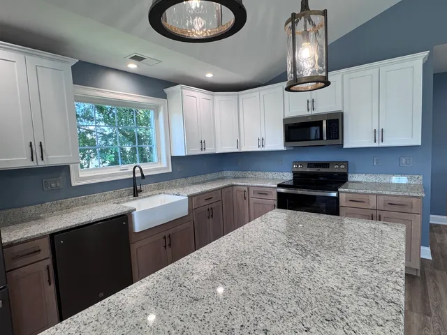 $529,900 | 21 Charles Street, Enfield, CT 06082