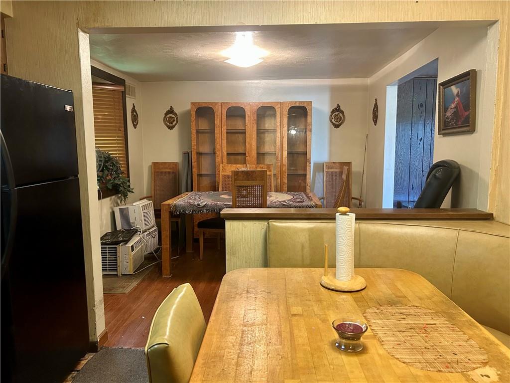 1061 Old Post Road South Park, PA 15129 - Photo 6 of 32