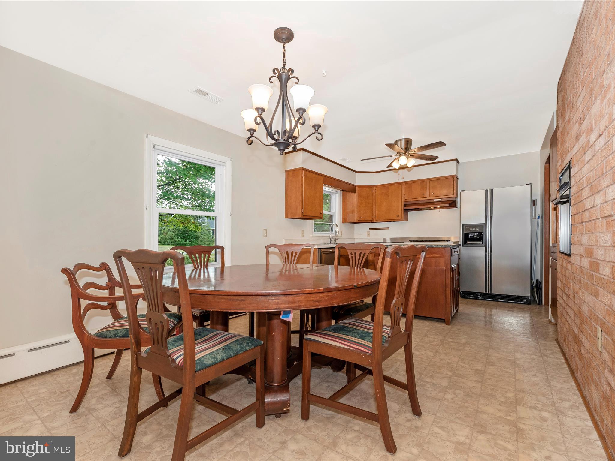 7502 Ridge Road Frederick, MD 21702 - Photo 15 of 61 Kitchen & dining area