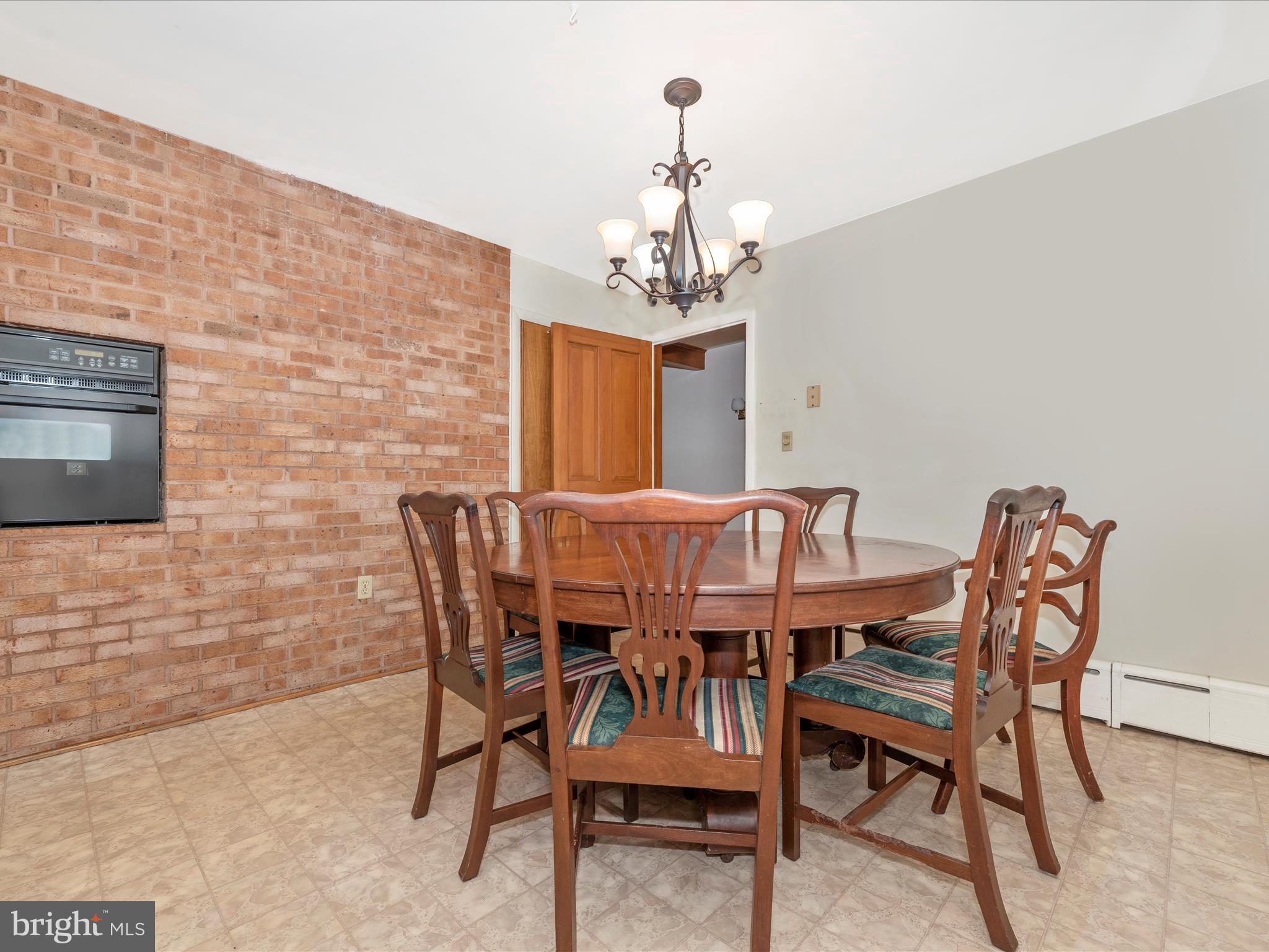 7502 Ridge Road Frederick, MD 21702 - Photo 17 of 61 Dining area