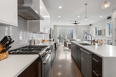 $765,000 | 2731 West Cortez Street, Unit 1, Chicago, IL 60622