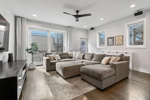 $765,000 | 2731 West Cortez Street, Unit 1, Chicago, IL 60622