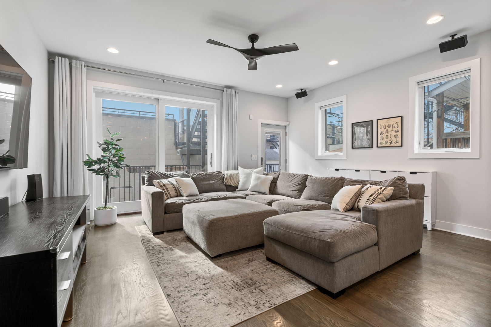 2731 West Cortez Street, Unit 1 Chicago, IL 60622 - Photo 17 of 31