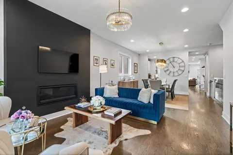 $765,000 | 2731 West Cortez Street, Unit 1, Chicago, IL 60622