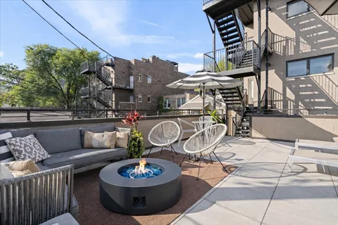 $765,000 | 2731 West Cortez Street, Unit 1, Chicago, IL 60622