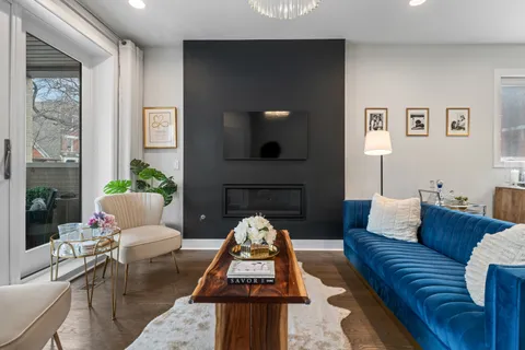 $765,000 | 2731 West Cortez Street, Unit 1, Chicago, IL 60622