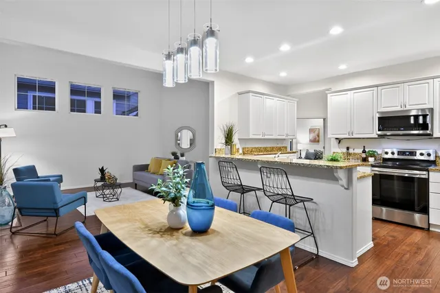 $1,149,000 | 18391 Northeast 97th Court, Redmond, WA 98052