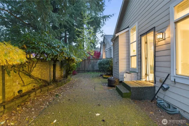 $1,149,000 | 18391 Northeast 97th Court, Redmond, WA 98052