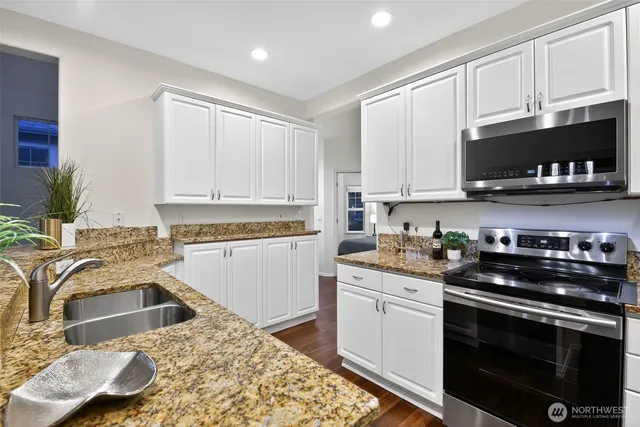 $1,149,000 | 18391 Northeast 97th Court, Redmond, WA 98052