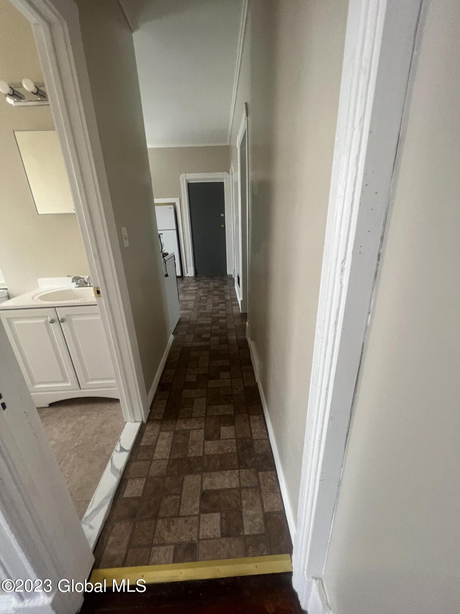 827 Strong Street, Unit 1 Schenectady, NY 12307 - Photo 5 of 13 IMG_9110