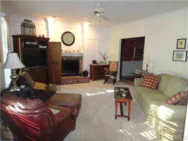 8612 Windjammer Drive Raleigh, NC 27615 - Photo 2 of 8 Den/Family/Great Room