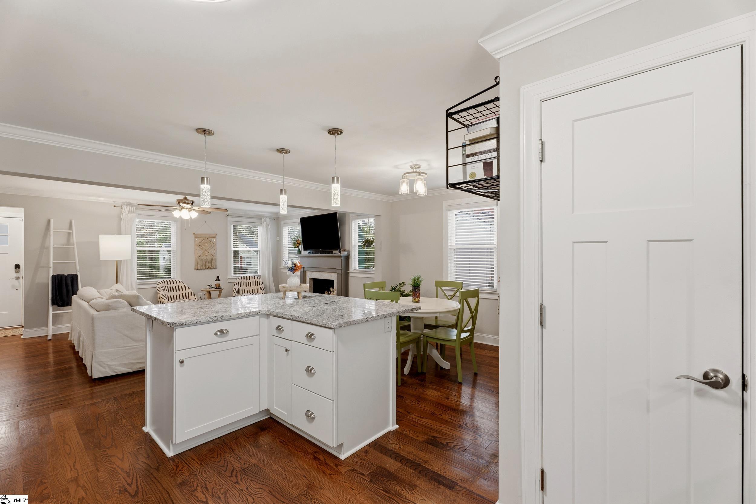 148 Pleasant Ridge Avenue Greenville, SC 29605 - Photo 7 of 35 Gallery Image 7