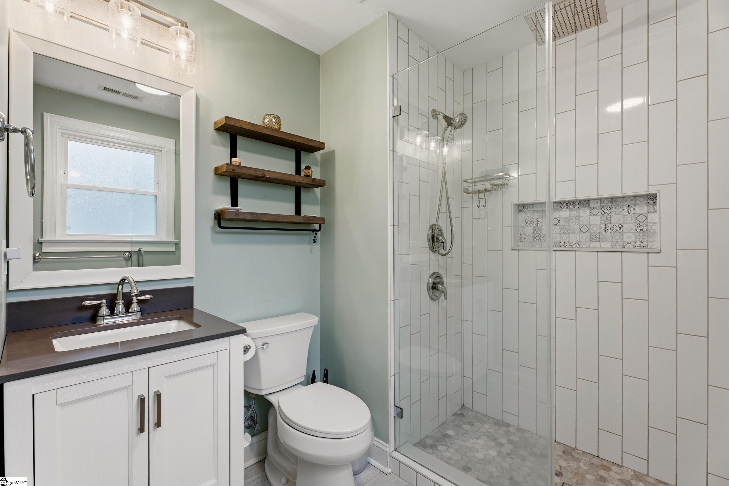 148 Pleasant Ridge Avenue Greenville, SC 29605 - Photo 8 of 35 Gallery Image 8