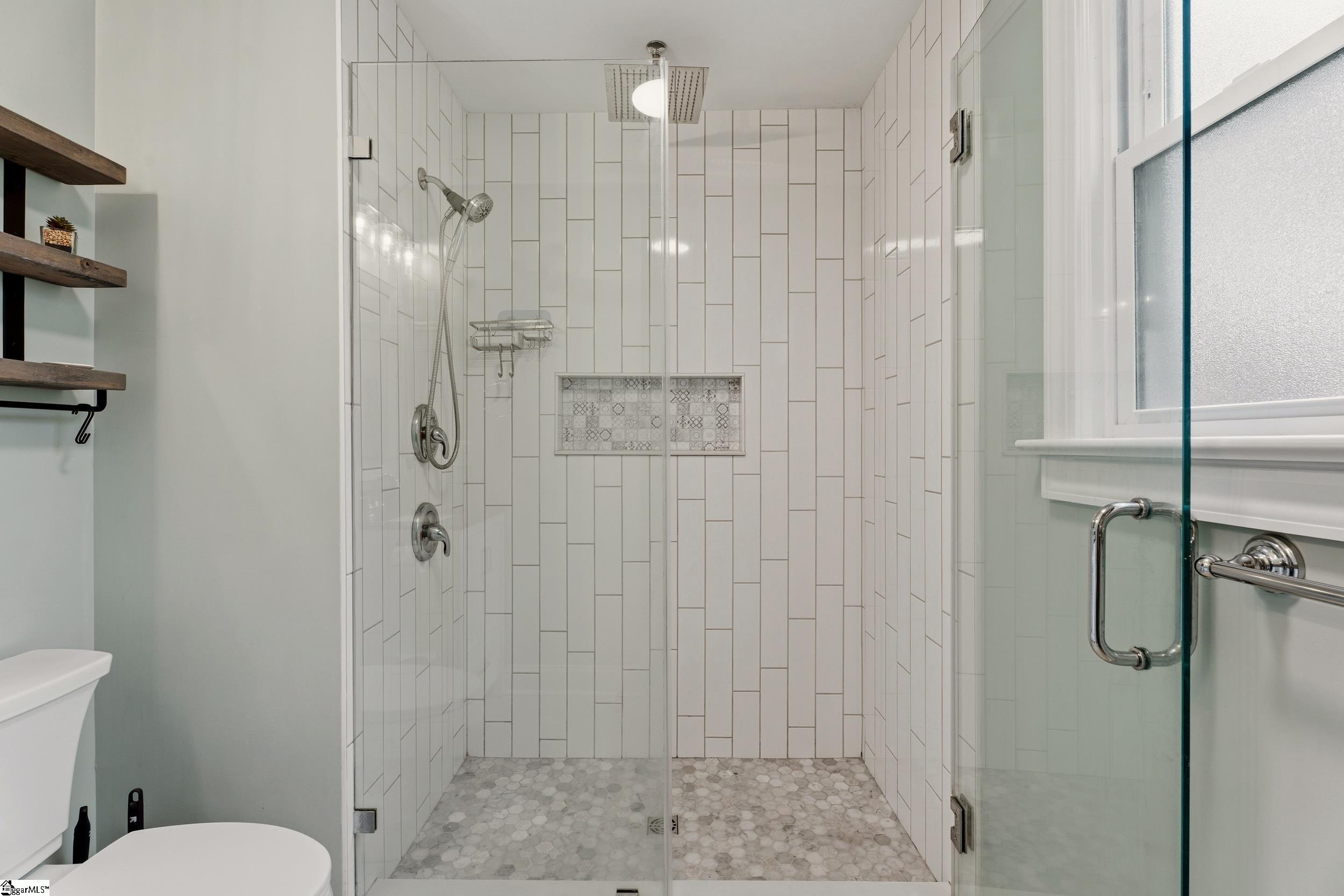 148 Pleasant Ridge Avenue Greenville, SC 29605 - Photo 9 of 35 Gallery Image 9