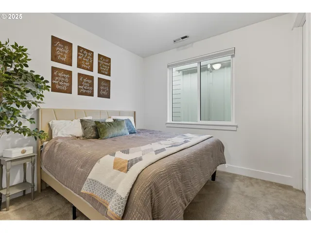 $1,049,000 | 11542 Northwest Kearney Street, Portland, OR 97229