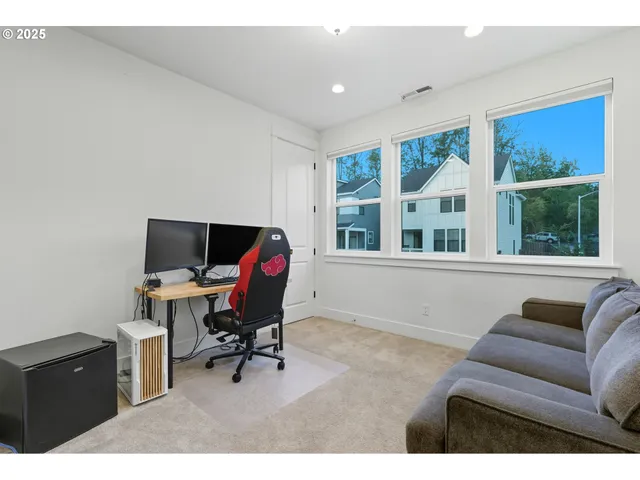 $1,049,000 | 11542 Northwest Kearney Street, Portland, OR 97229