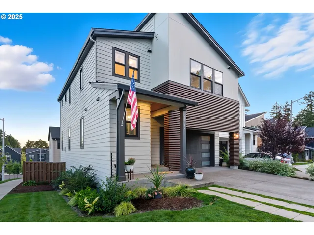 $1,049,000 | 11542 Northwest Kearney Street, Portland, OR 97229