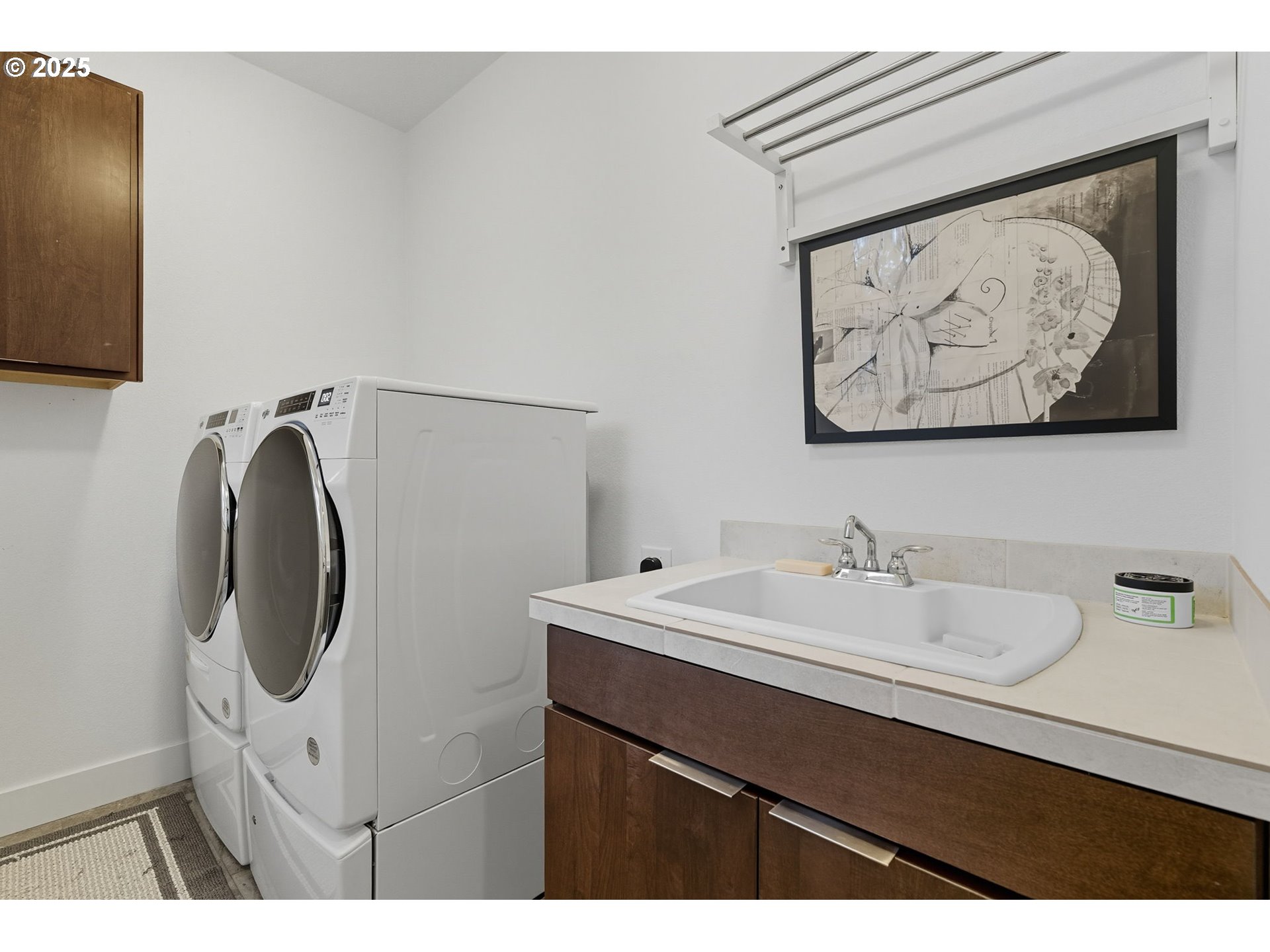 11542 Northwest Kearney Street Portland, OR 97229 - Photo 22 of 41 Laundry