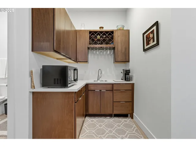 $1,049,000 | 11542 Northwest Kearney Street, Portland, OR 97229