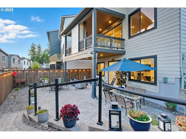 $1,049,000 | 11542 Northwest Kearney Street, Portland, OR 97229