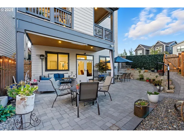 $1,049,000 | 11542 Northwest Kearney Street, Portland, OR 97229
