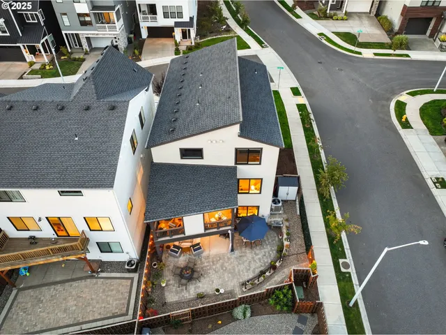 $1,049,000 | 11542 Northwest Kearney Street, Portland, OR 97229