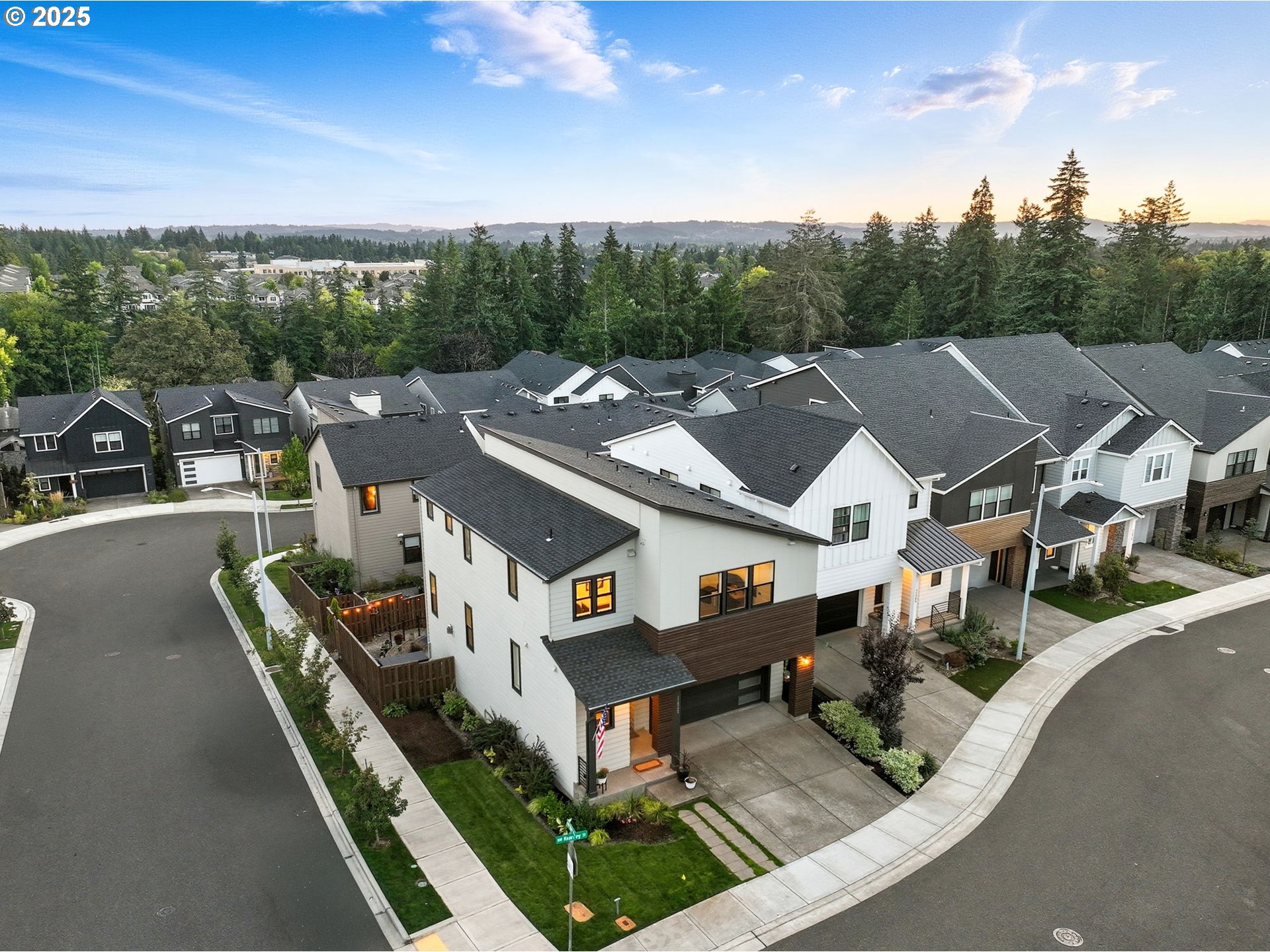 11542 Northwest Kearney Street Portland, OR 97229 - Photo 37 of 41