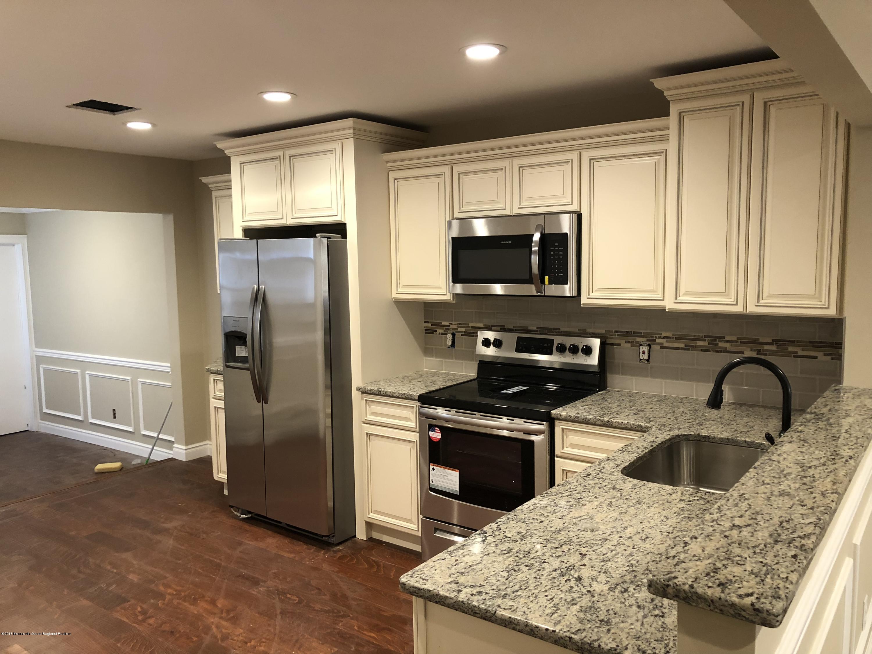 92 East Halls Croft Road, Unit 1000 Freehold, NJ 07728 - Photo 6 of 21 IMG_5444 (002)