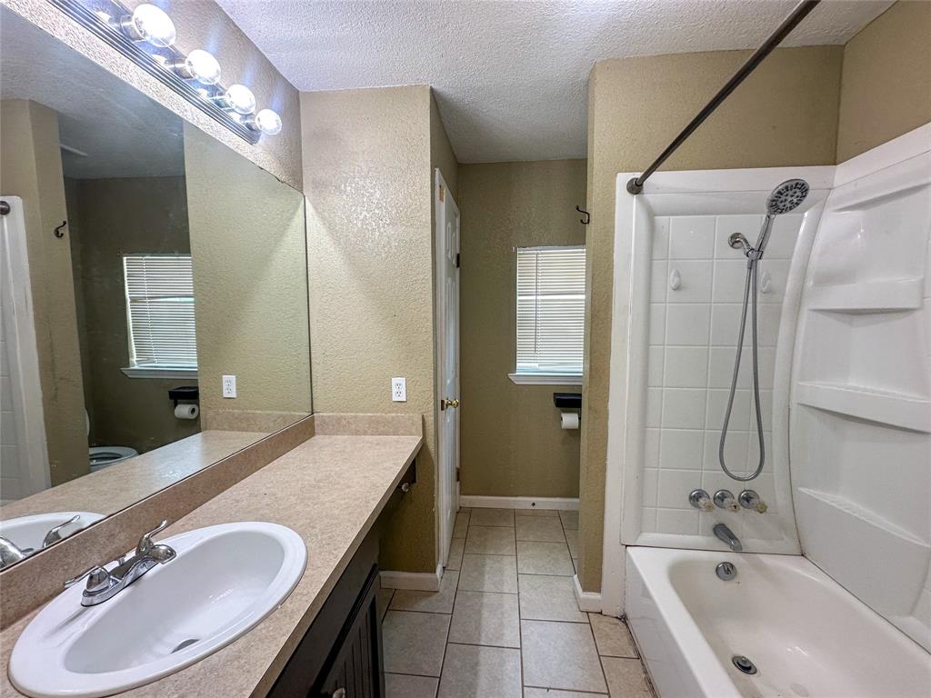 943 North Border Street Cleburne, TX 76031 - Photo 9 of 14