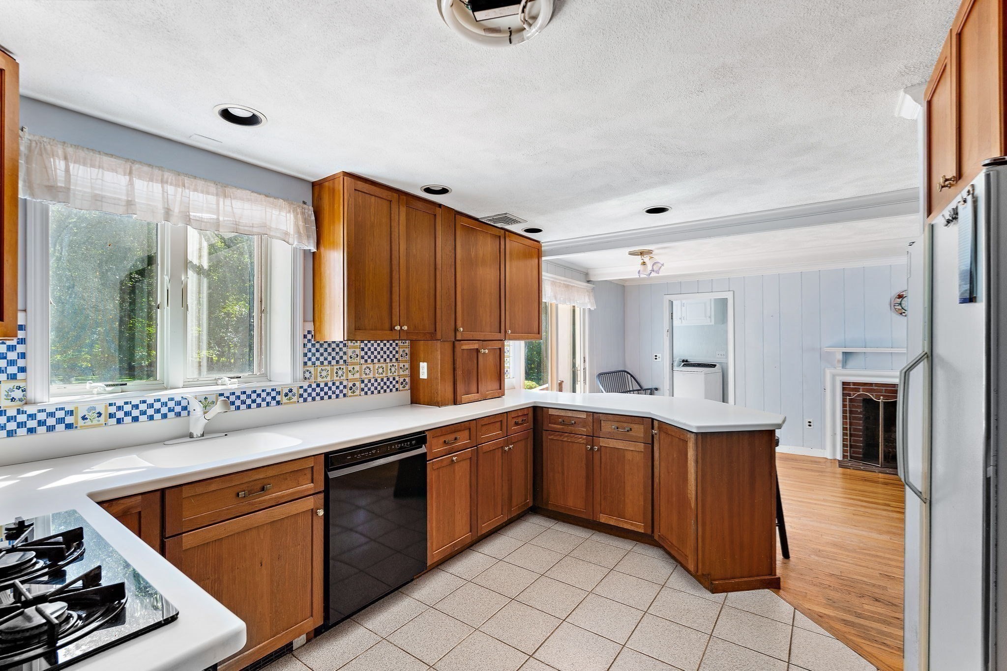 283 Old Pickard Road Concord, MA 01742 - Photo 8 of 21 Gallery Image 8