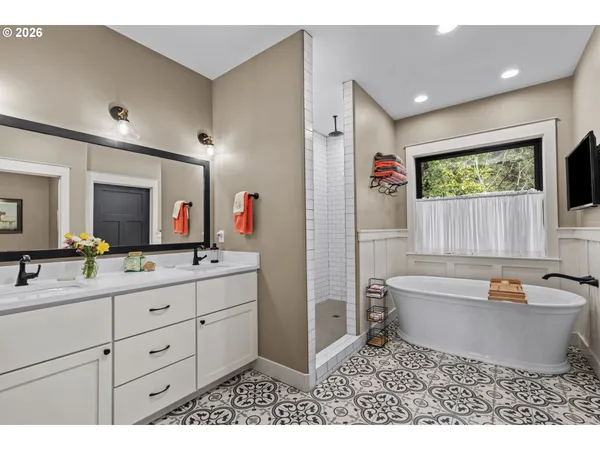 $1,350,000 | 83489 Jensen Lane, Florence, OR 97439